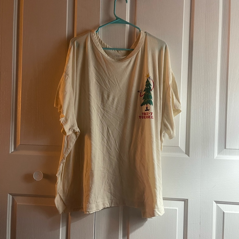 Old Navy Cream Knit Christmas top